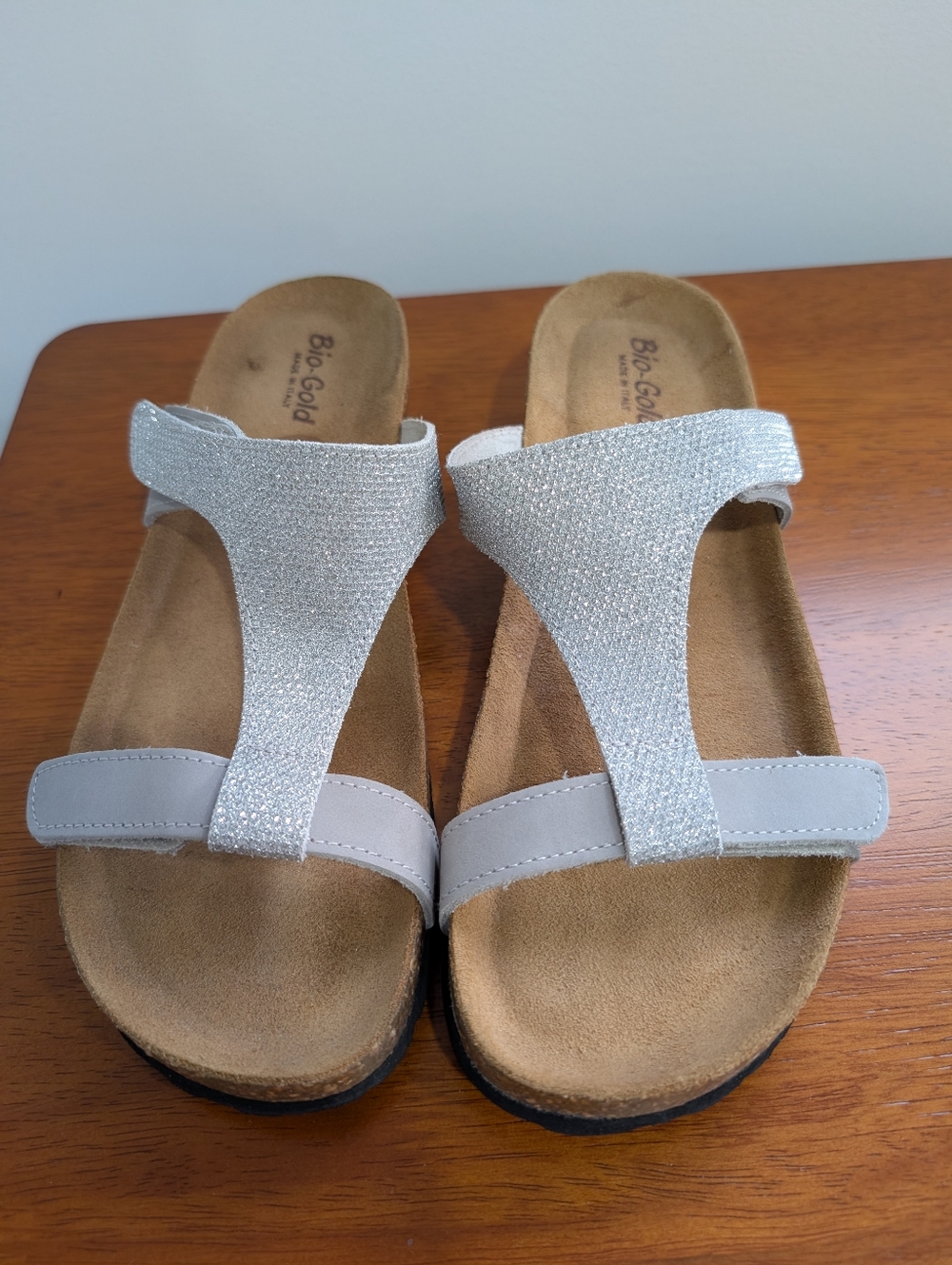 Bio-Gold T-bar sandals in a Sparkling Silver and Grey finish.Mafe In Italy.